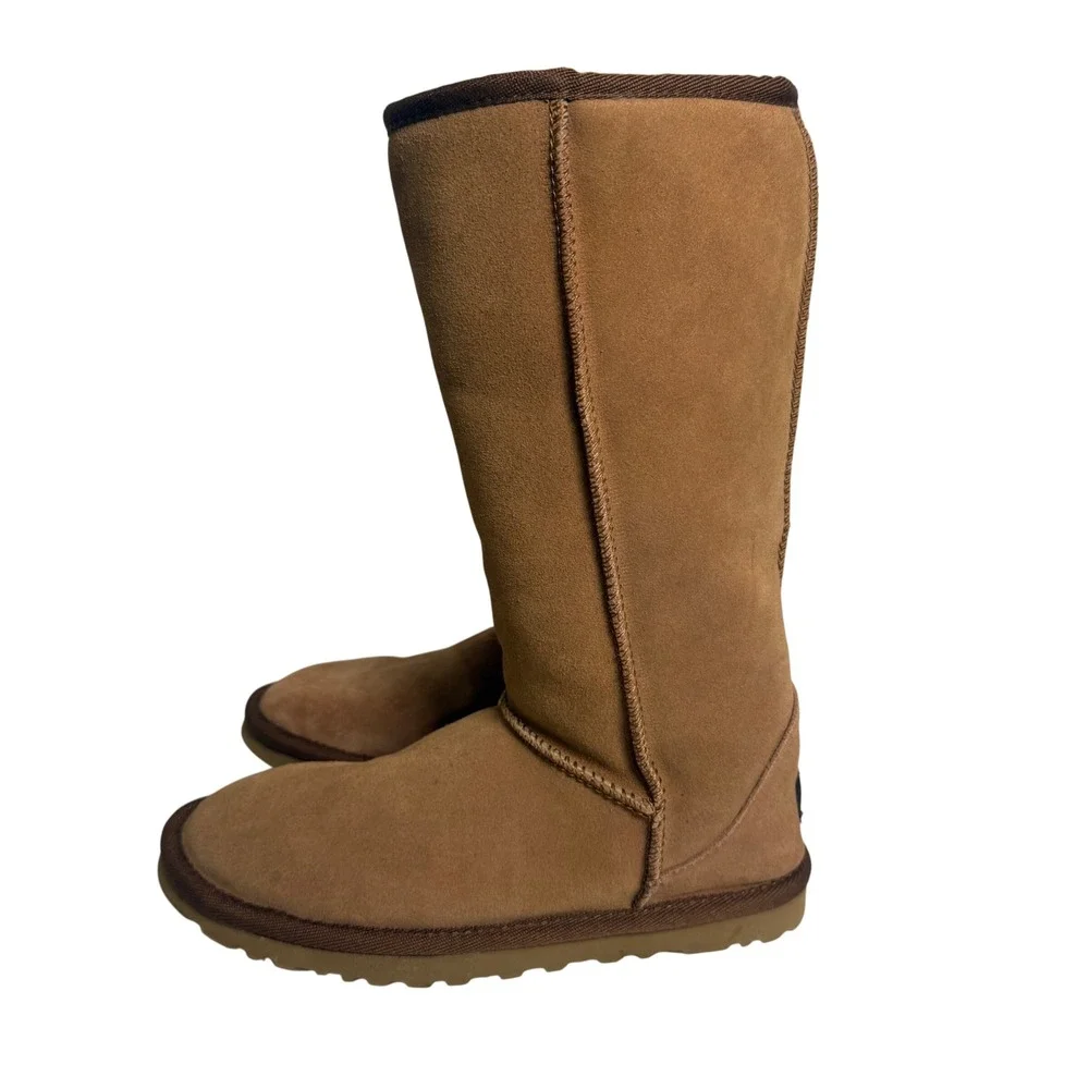 UGG Australia Classic Tall Boots 7 Chestnut Sheepskin Suede Winter Warm Luxury